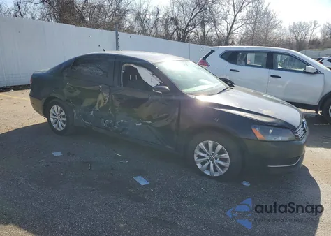 2013 Volkswagen Passat z USA, uszkodzony, nr VIN 1VWAP7A31DC093291